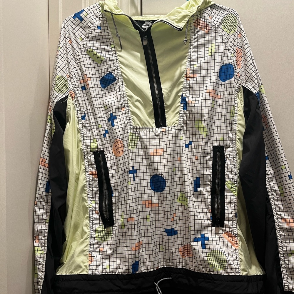 Nike rain quarter zip, cool 80’s design, green black and white,